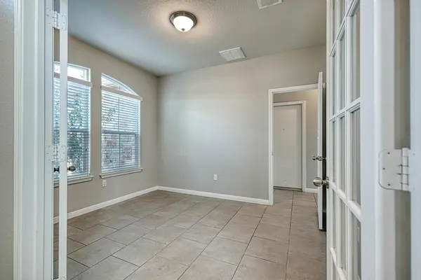 100 Northern Flicker ST, Kyle, TX 78640