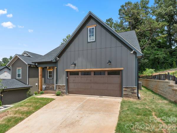 116 Chapel Crossing LN #11, Weaverville, NC 28787