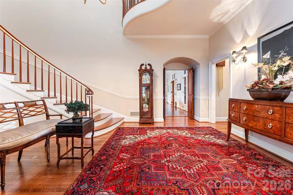 365 Sherwood DR S, Flat Rock, NC 28731