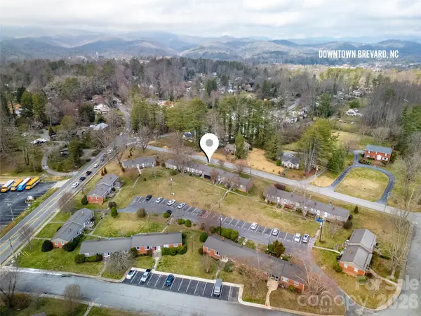 68 Elm Bend RD, Brevard, NC 28712