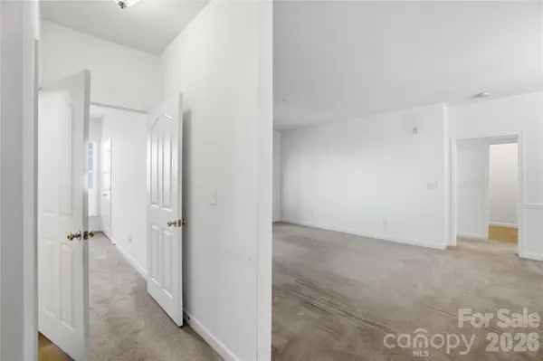 16742 Amberside RD E, Cornelius, NC 28031