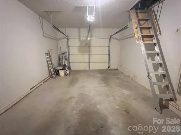 1213 Coventry PL NW, Conover, NC 28613