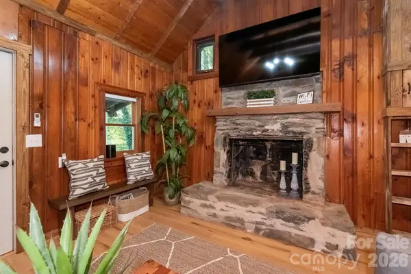 284 Grady Winkler RD, Boone, NC 28607