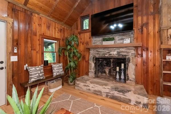 284 Grady Winkler RD, Boone, NC 28607