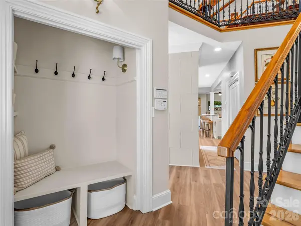 454 Cutaway RD, Lake Lure, NC 28746