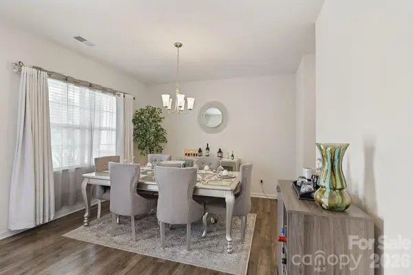 9836 Oak Barrel LN, Charlotte, NC 28215