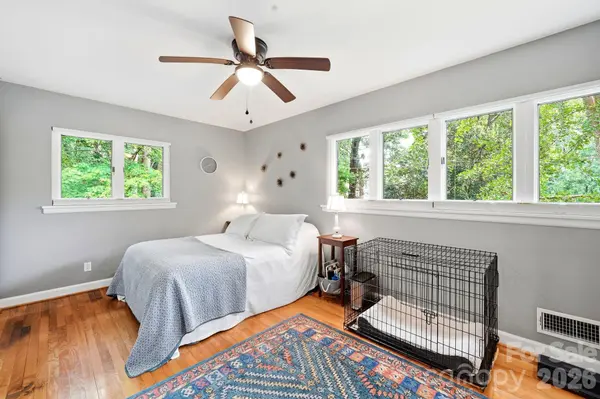 515 Dogwood LN, Belmont, NC 28012