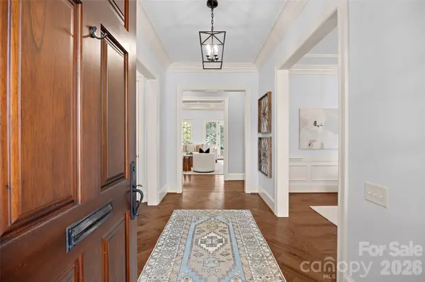 2135 Sharon AVE, Charlotte, NC 28211