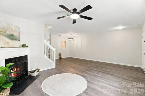 6766 Cypress Tree LN, Charlotte, NC 28215