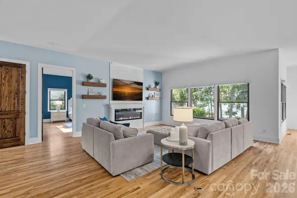 160 Malibu RD, Mooresville, NC 28117
