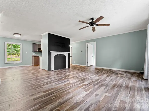 195 Shiloh RD, Asheville, NC 28803