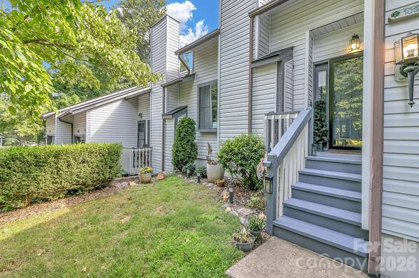103 Cimarron DR, Asheville, NC 28803