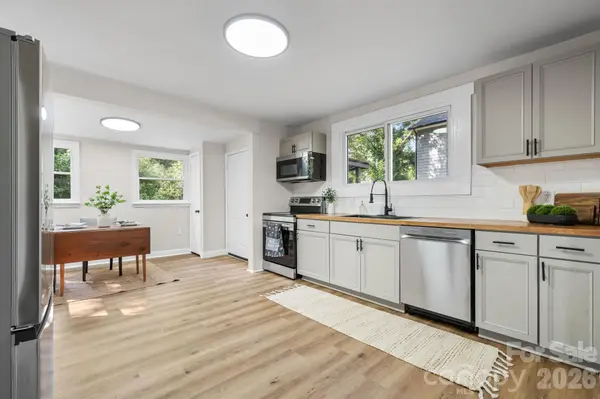 112 10th AVE SE, Hickory, NC 28602