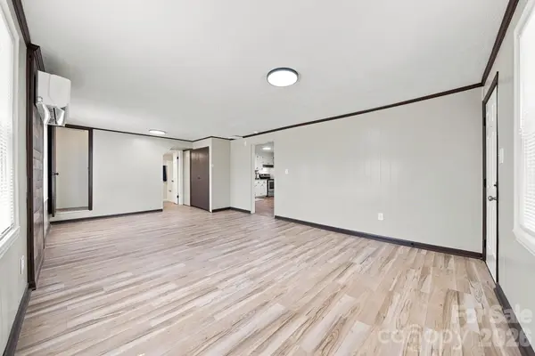 8 Crescent ST, Granite Falls, NC 28630