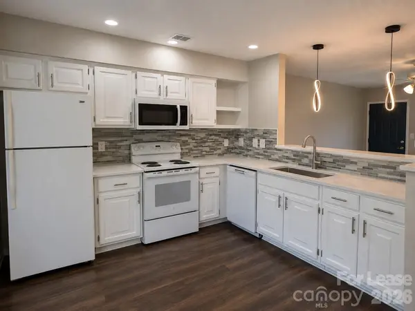 7718 Linda Lake DR, Charlotte, NC 28215