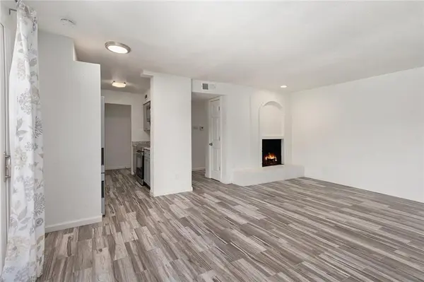 4063 Warwick BLVD, Kansas City, MO 64111