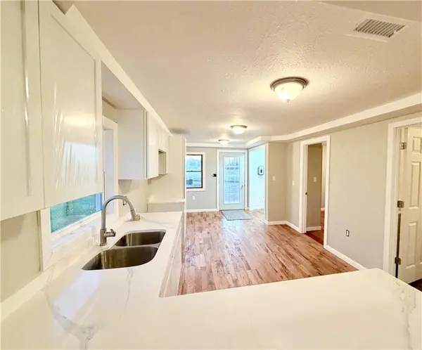 634 N Oak ST, Iola, KS 66749