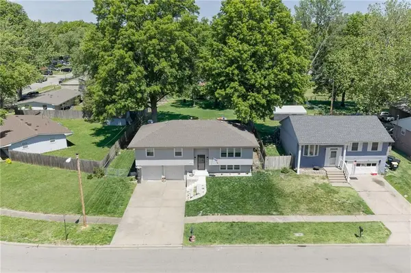 412 Fairlane ST, Lansing, KS 66043