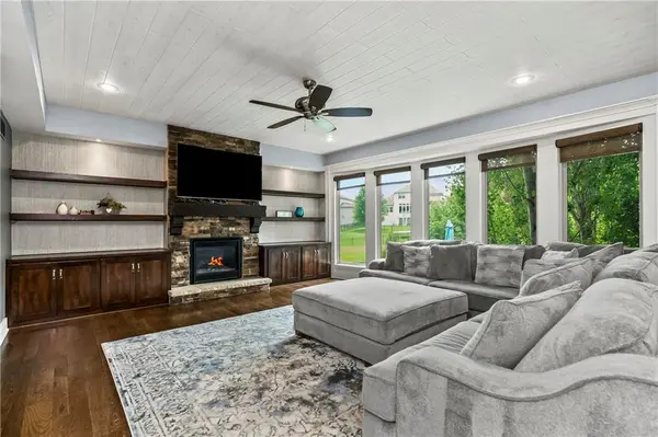 4527 Verona DR #NW, Riverside, MO 64150