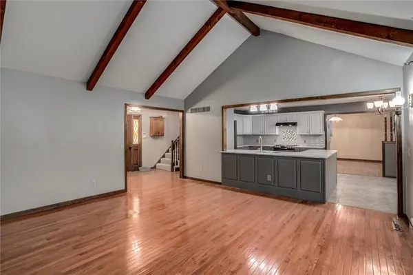 17601 River DR, Kearney, MO 64060