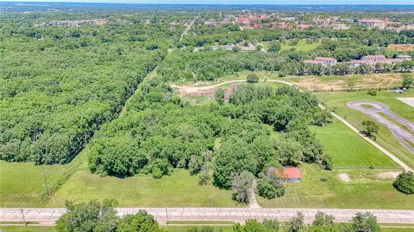 209 W Hale Lake RD, Warrensburg, MO 64093