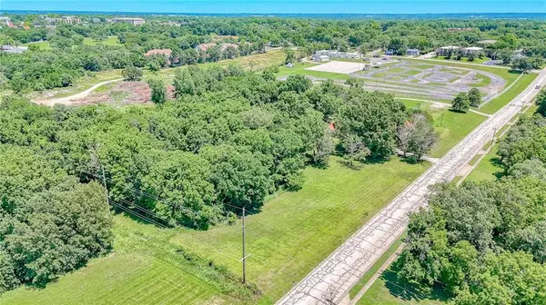 209 W Hale Lake RD, Warrensburg, MO 64093