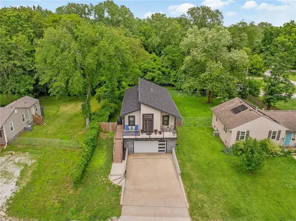 9325 Walnut ST, Kansas City, MO 64114