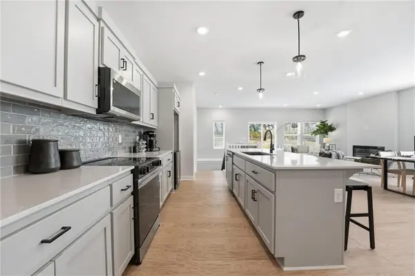 1204 Royal Arch TRL, Raymore, MO 64083