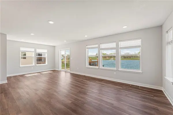 1117 Camelback TRL, Raymore, MO 64083