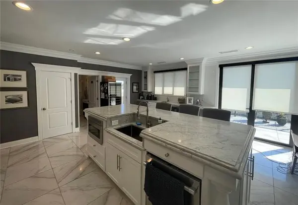 4712 P Roanoke Parkway Pkwy, Kansas City, MO 64112