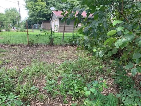 414 E 10th ST, Eudora, KS 66025