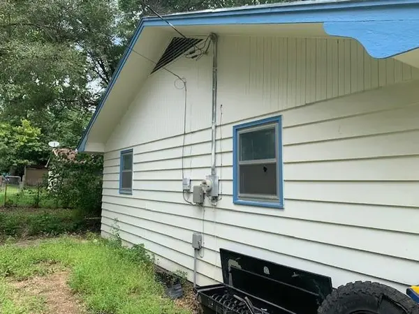 414 E 10th ST, Eudora, KS 66025