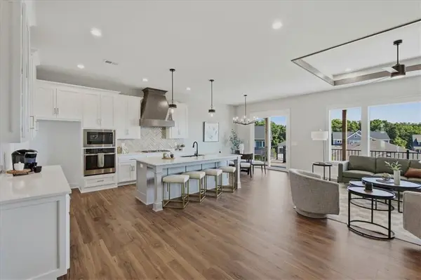 1705 SW Arbormill TER, Lee's Summit, MO 64082