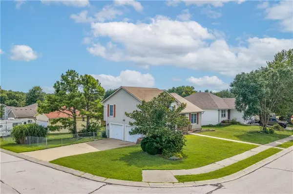 1720 Sunrise DR, Warrensburg, MO 64093