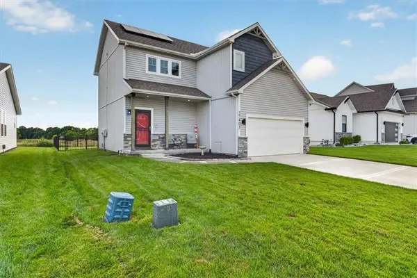 27403 E Cedar Grove DR, Lee's Summit, MO 64086