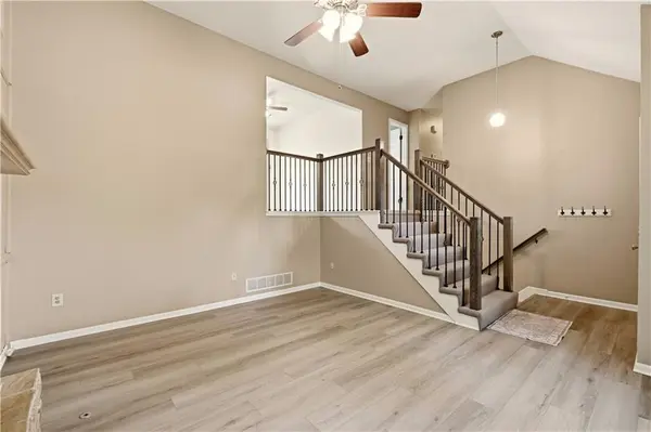 16407 W 126th ST, Olathe, KS 66062