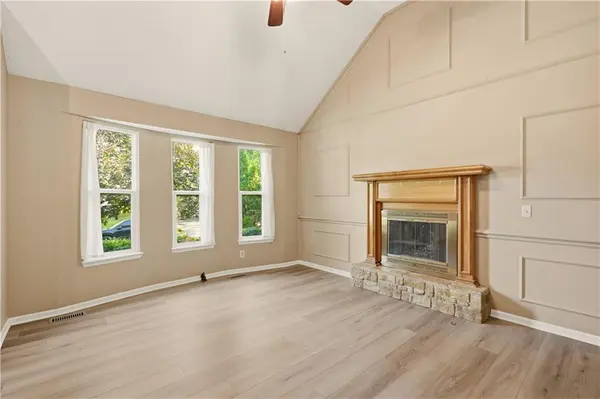 16407 W 126th ST, Olathe, KS 66062