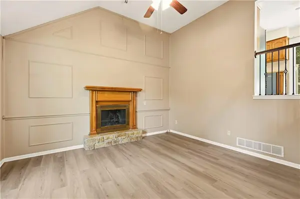 16407 W 126th ST, Olathe, KS 66062