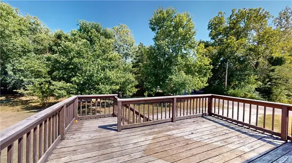 525 S West ST, Nevada, MO 64772