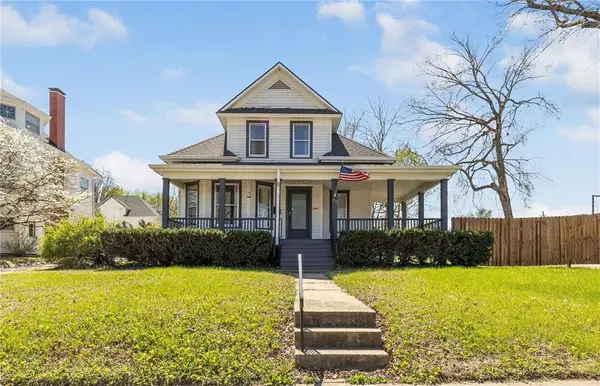 312 E Gay ST, Warrensburg, MO 64093