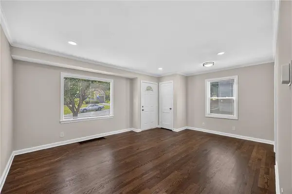 610 W 88th TER, Kansas City, MO 64114
