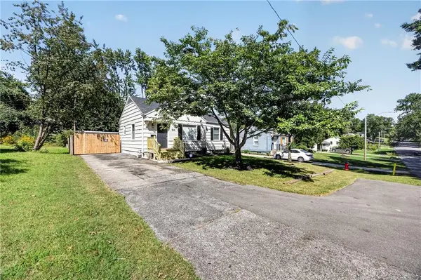610 W 88th TER, Kansas City, MO 64114