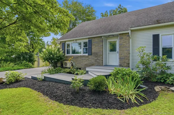 16 Gabriety RD, Highland, NY 12528