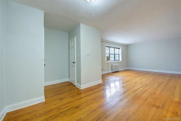 78-35 147th ST #2E, Kew Garden Hills, NY 11367
