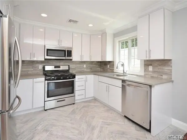 12 Nesaquake AVE, Port Washington, NY 11050