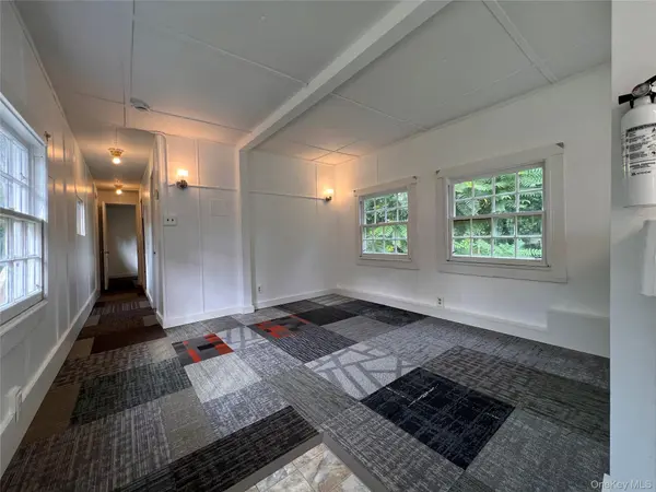70 Minnewaska TRL, Kerhonkson, NY 12446