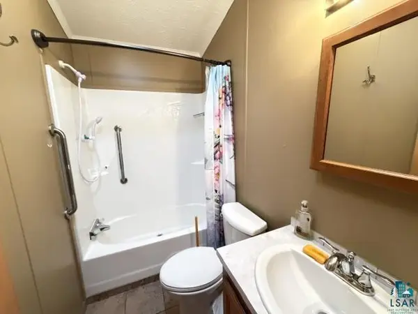 26 Kalmia Dr, Duluth, MN 55810