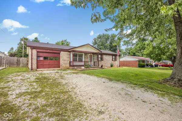 618 Meadows DR, Mooresville, IN 46158