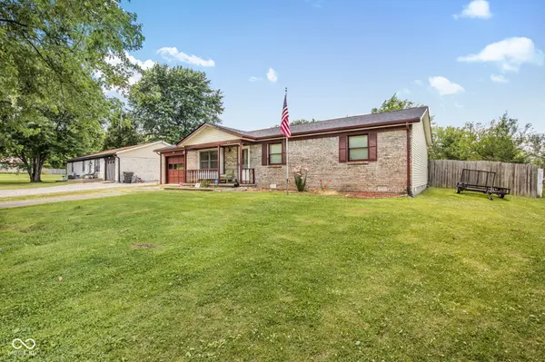 618 Meadows DR, Mooresville, IN 46158