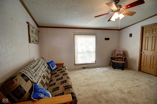 413 S West ST, Summitville, IN 46070
